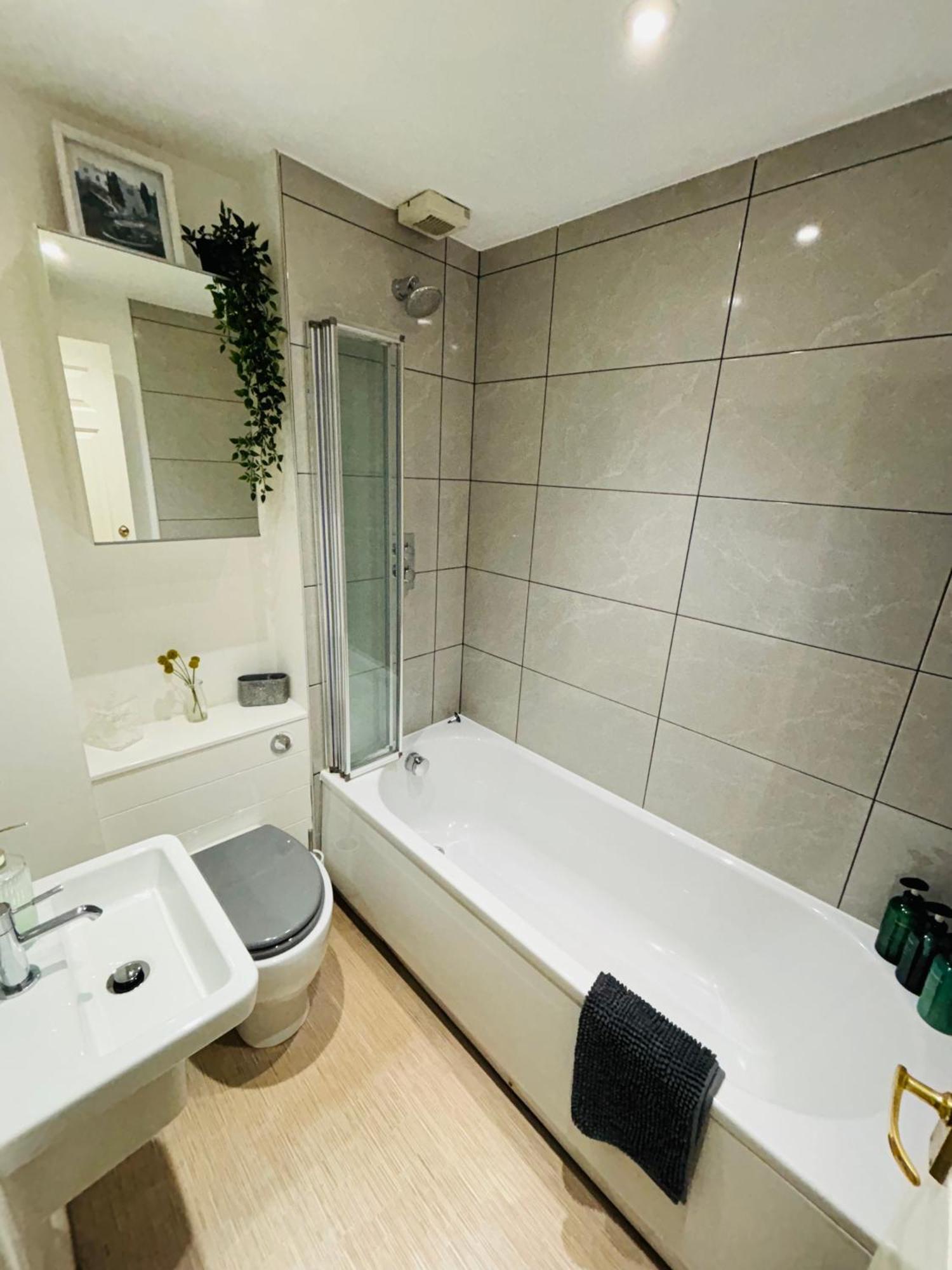 County House City Centre With Parking Sleeps 4 York Exteriér fotografie